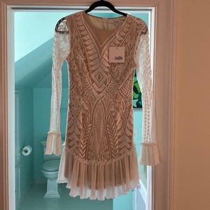 Selfie Leslie white Dress Size Small